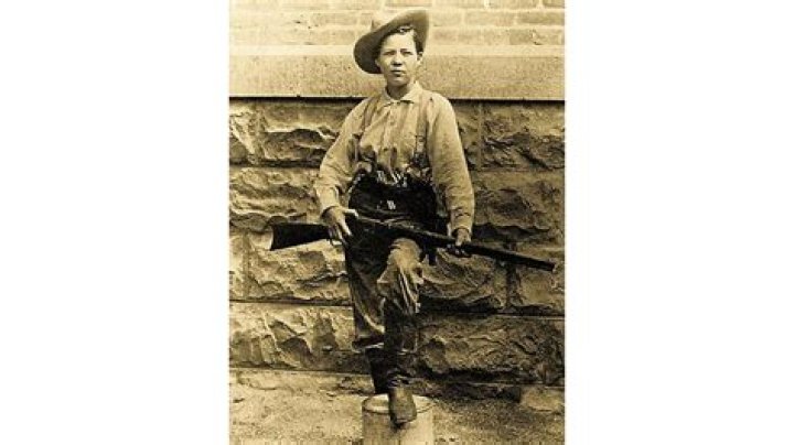 Pearl Hart - Bio, Age, Wiki, Facts and Family