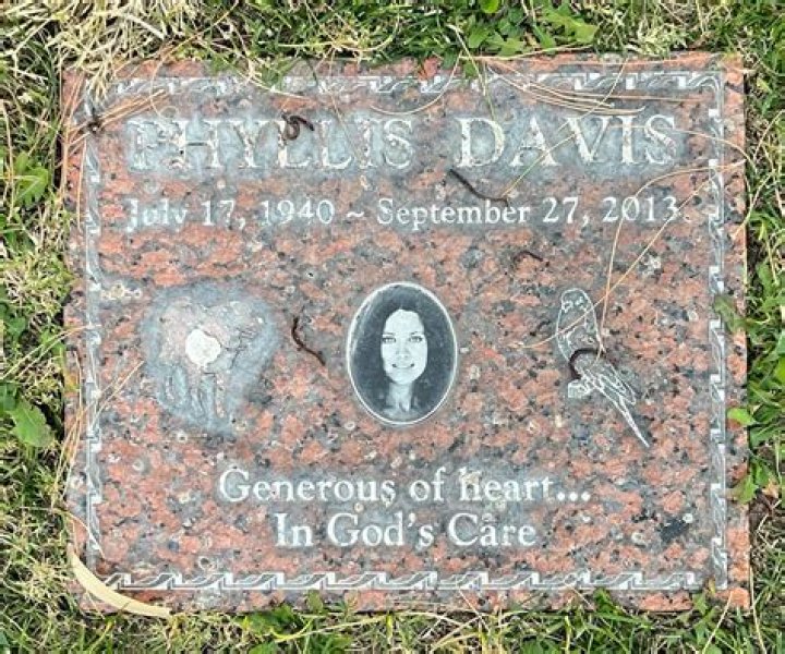 Phyllis Davis - Bio, Age, Wiki, Facts and Family