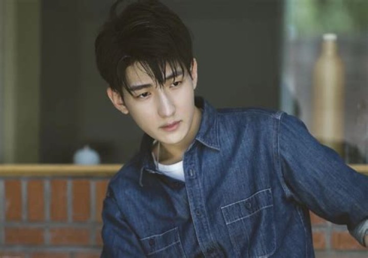 Qiu Wen - Bio, Age, Wiki, Facts and Family