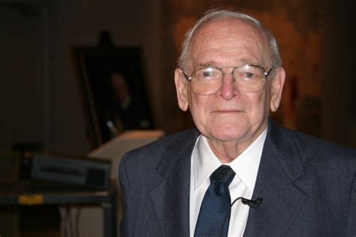 Robert Cade - Bio, Age, Wiki, Facts and Family