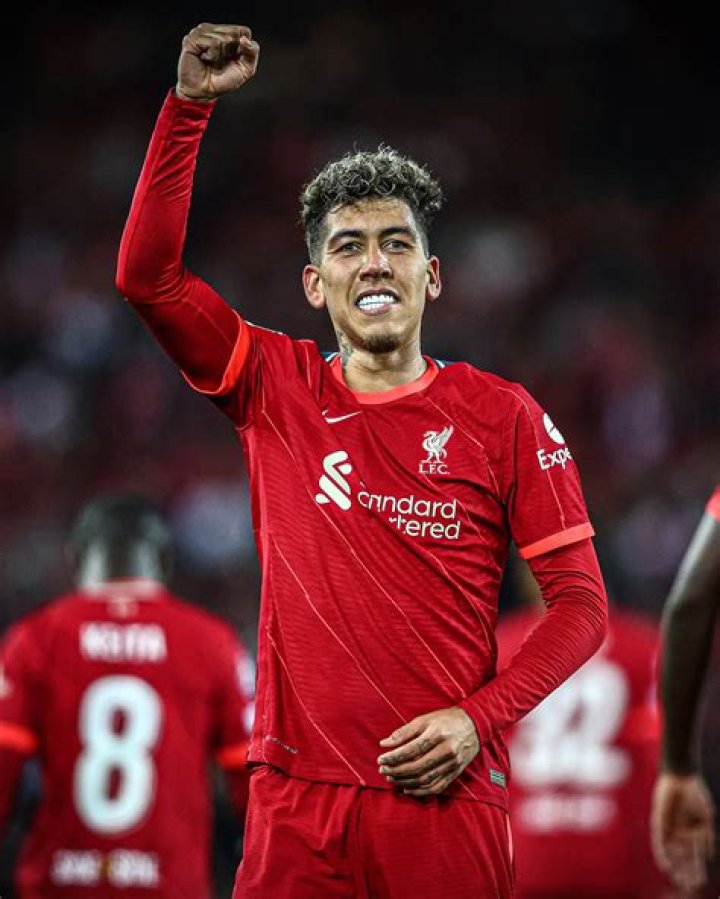 Roberto Firmino - Bio, Age, height, weight, Wiki, Facts and Family