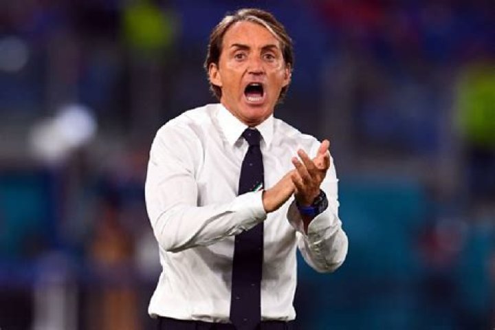 Roberto Mancini - Bio, Age, net worth, height, Wiki, Facts and Family