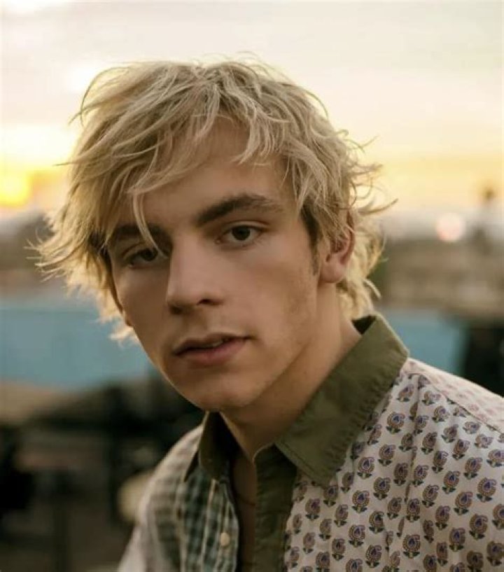 Rocky Lynch - Bio, Age, siblings, weight, height, Wiki, Facts and Family