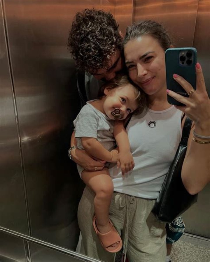 Sara Hoxha : Age, Birthday, Wiki, Bio and Family, Net Wor...