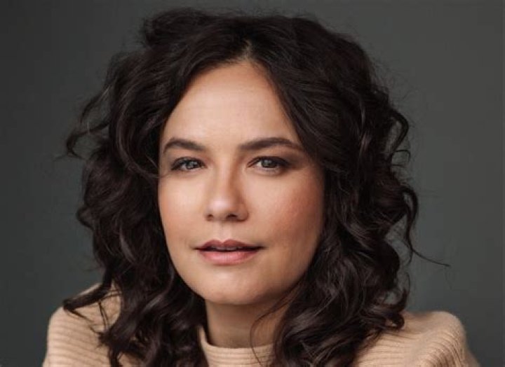 Sarah Podemski: TV Actress Detailed Bio, Age, Birthday, & Height Insights and more