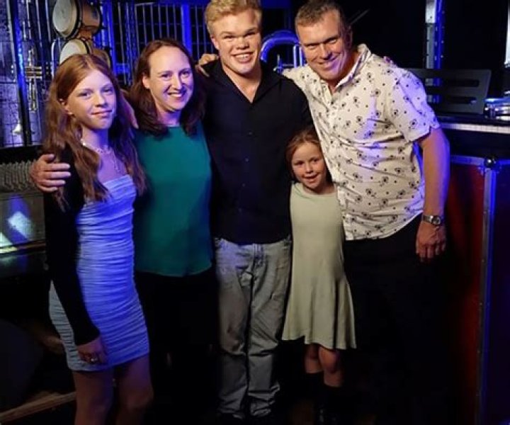 Sean Millis: Pop Singer Detailed Bio, Age, Birthday, & Height Insights and more