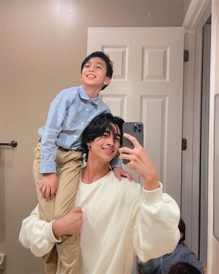 Sebastian Moy - Bio, Age, height, weight, Wiki, Facts and Family