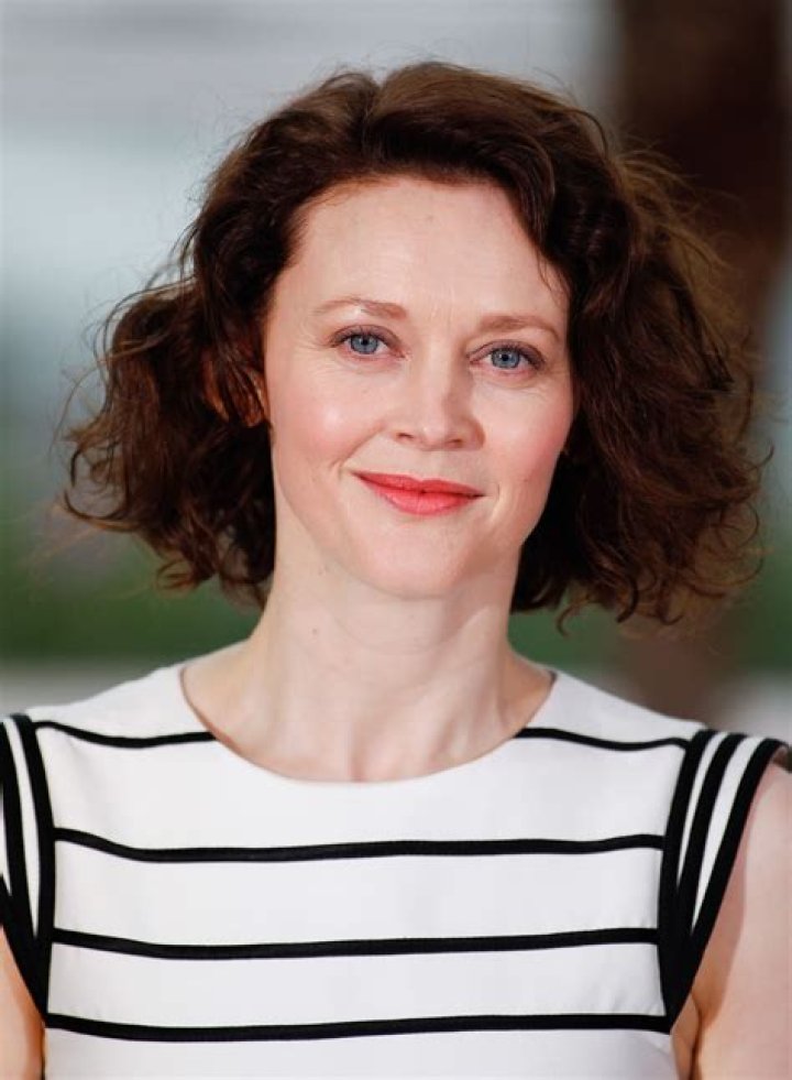 Simone Kirby (actress)-Wiki, Age, Net Worth, Biography , Spotify, TikTok, Facebook, Facts and Family