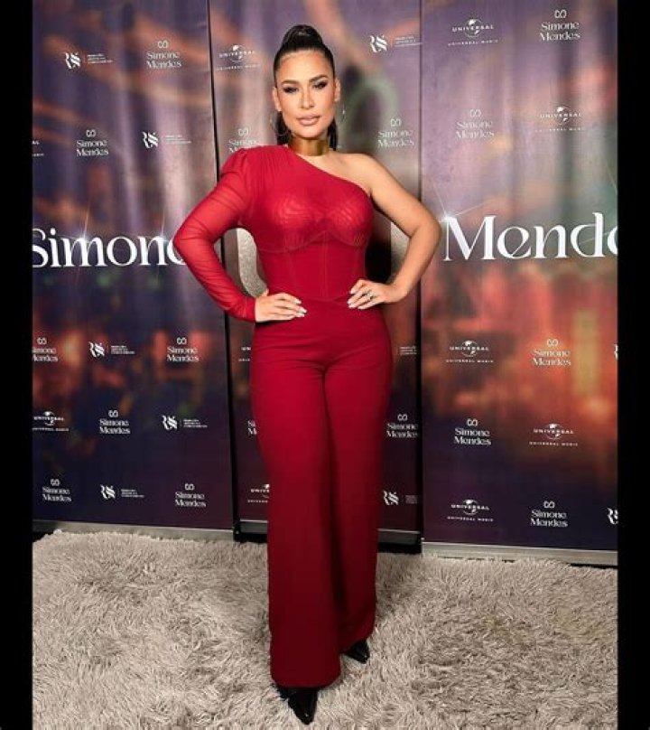 Simone Mendes - Bio, Age, Wiki, Facts and Family