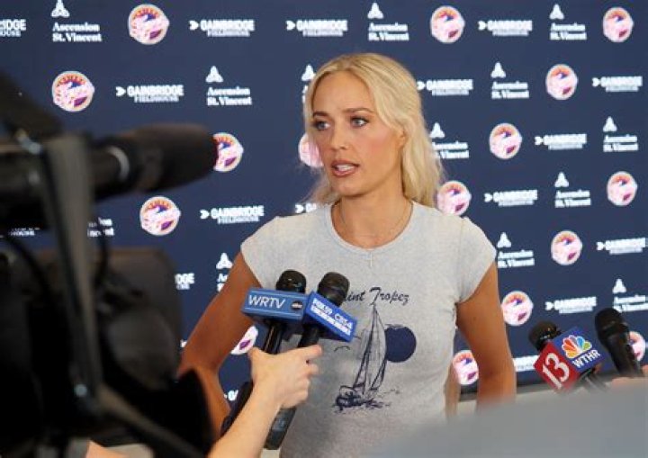 Sincerely Isela (webvideostar) - Wikipedia, Age, Net Worth, Biography , Spotify, TikTok, Facebook, Facts and Family