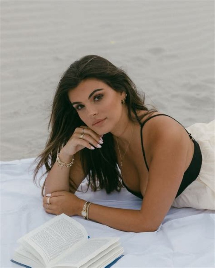 Stephanie Bohrer - Bio, Age, Wiki, Facts and Family