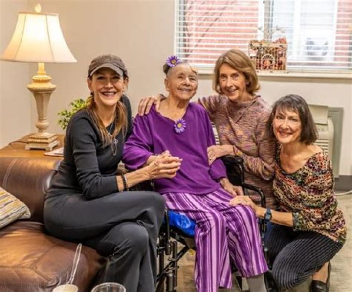 Stephanie Miller - Bio, Age, Wiki, Facts and Family