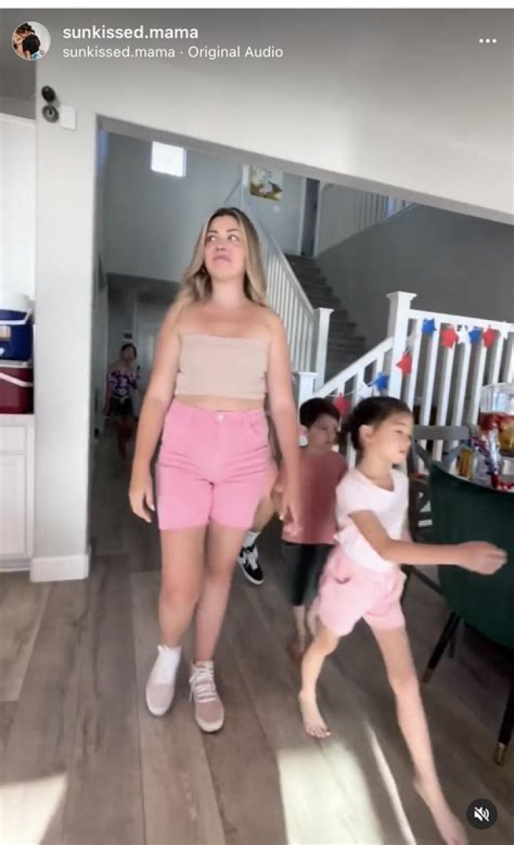 Sunkissed Mama - Bio, Age, Wiki, Facts and Family