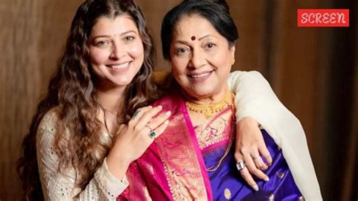 Tejaswini Pandit - Bio, Age, Wiki, Facts and Family