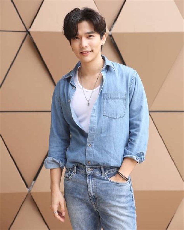Thanat Lowkhunsombat: TV Actor Detailed Bio, Age, Birthday, & Height Insights and more