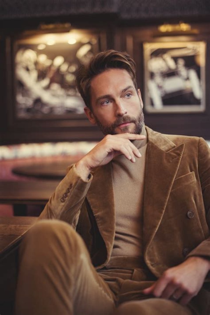 Tom Mison - Bio, Age, net worth, height, Wiki, Facts and Family