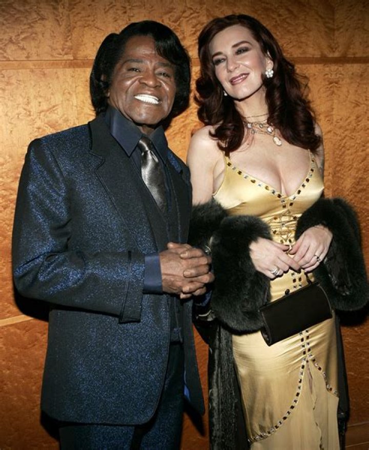 Tomi Rae Hynie - Bio, Age, Wiki, Facts and Family