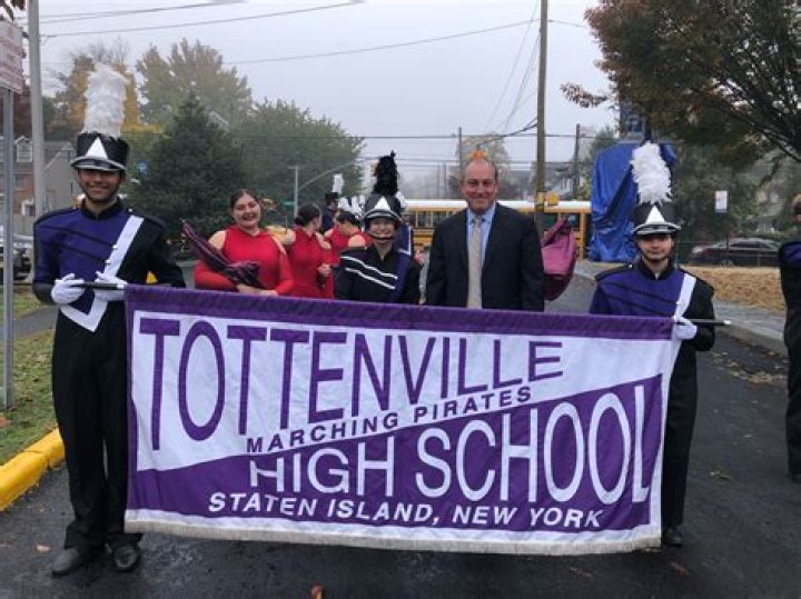 Famous has Education tottenville high school