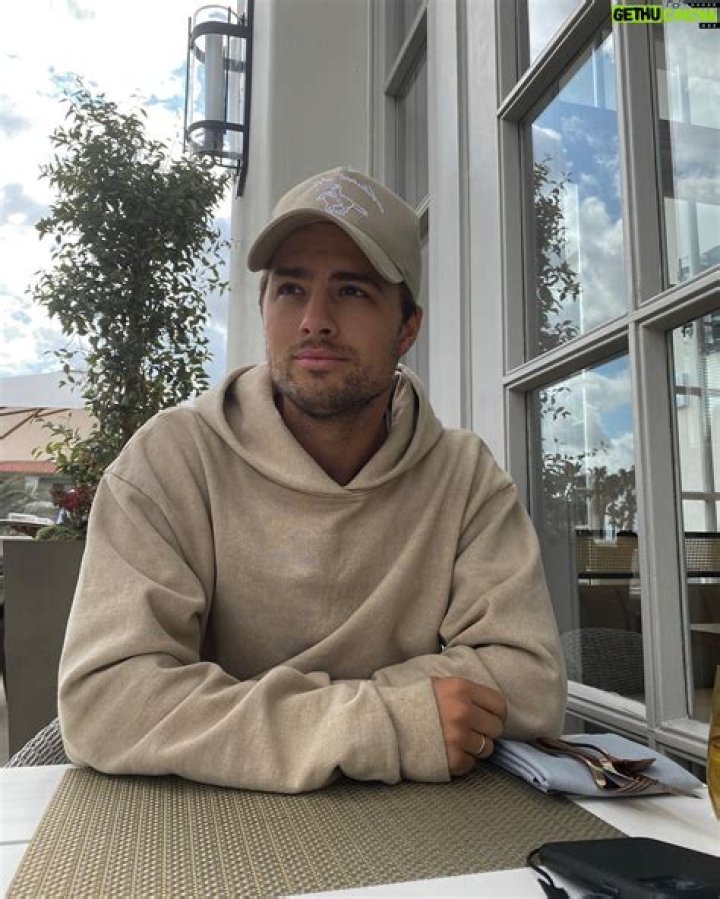 Travis Burns - Bio, Age, Wiki, Facts and Family