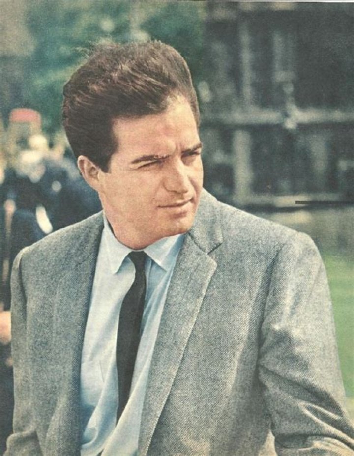 Vince Edwards - Bio, Age, height, Wiki, Facts and Family