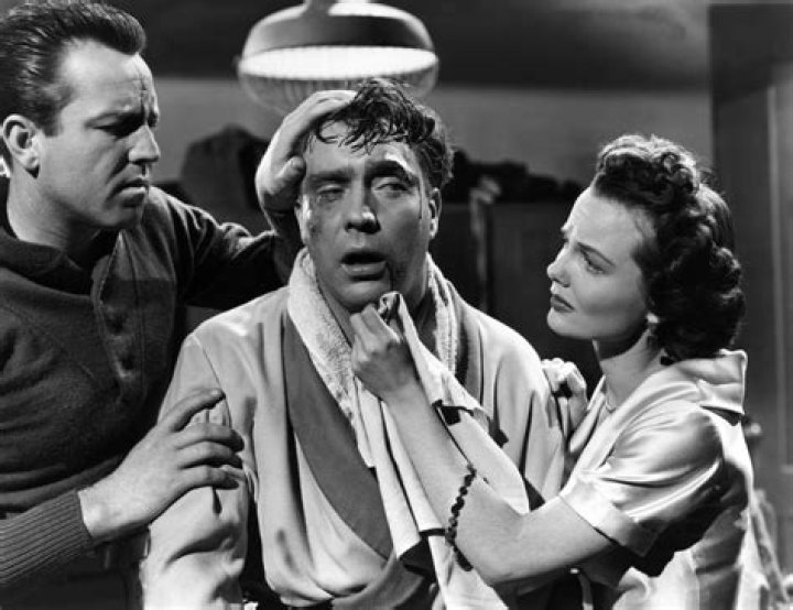 Wanda Hendrix - Bio, Age, Wiki, Facts and Family