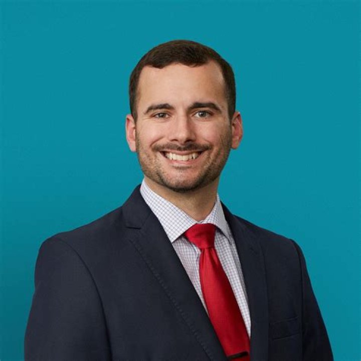 Wesley Johnson - Bio, Age, height, Wiki, Facts and Family