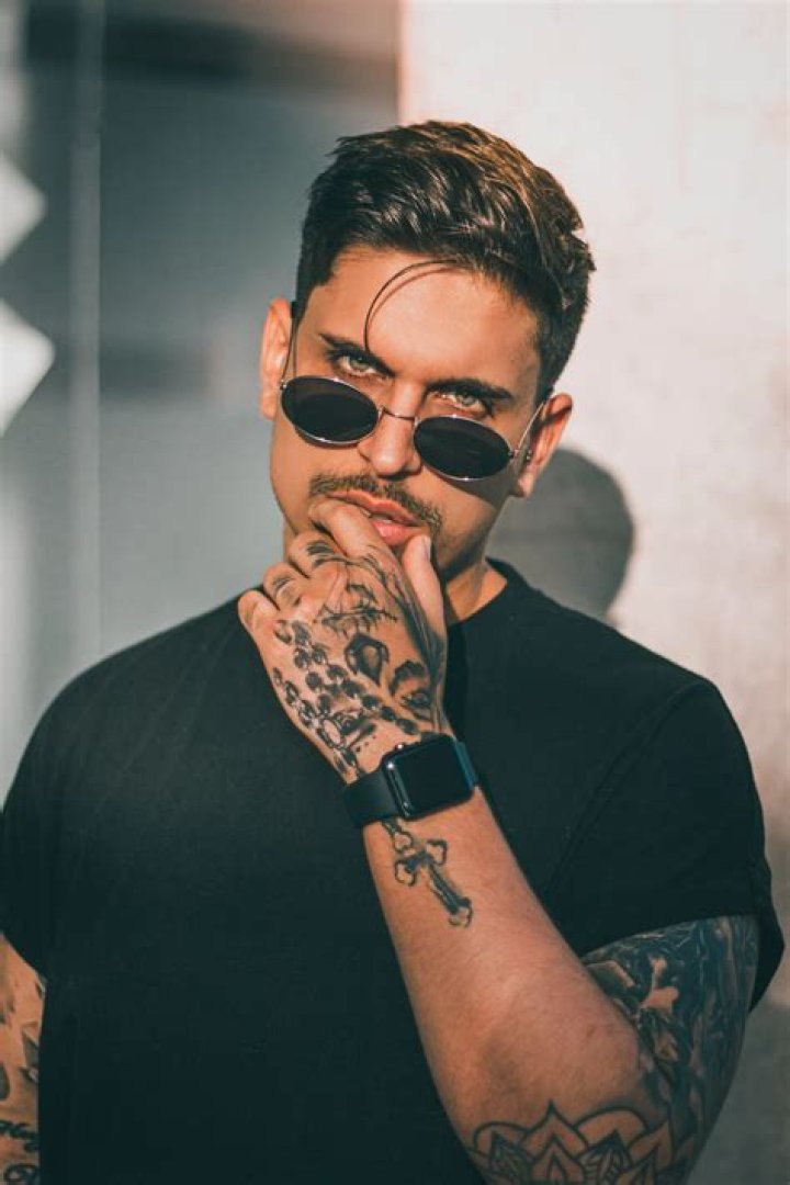 Xriz - Bio, Age, Wiki, Facts and Family