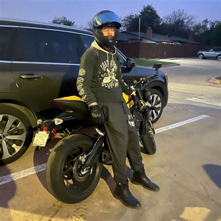 Yammie Noob (webvideostar) - Wikipedia, Age, Net Worth, Biography , Spotify, TikTok, Facebook, Facts and Family